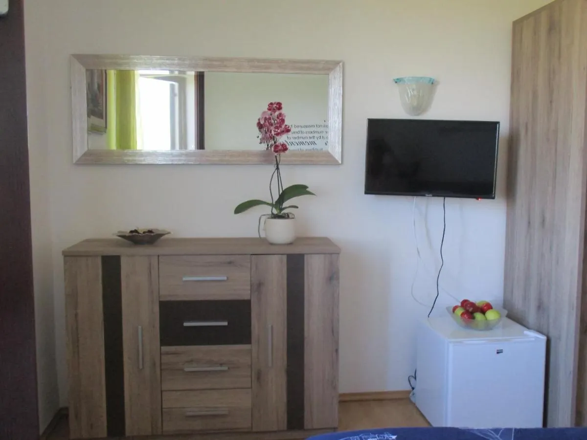 Bed and Breakfast Sobe Bukaleta Loznati